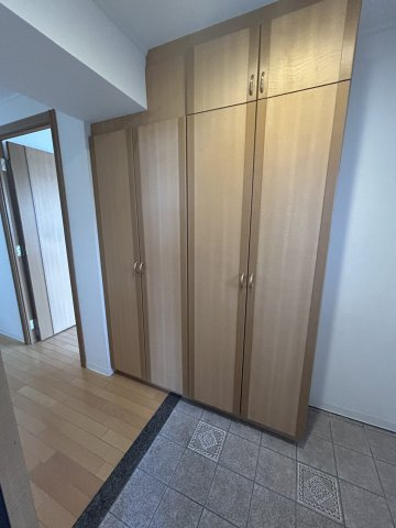 半田市旭町　スペクトル旭町弐番館の玄関