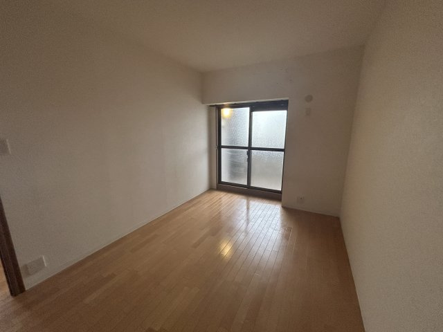 半田市旭町　スペクトル旭町弐番館の洋室|7.5帖