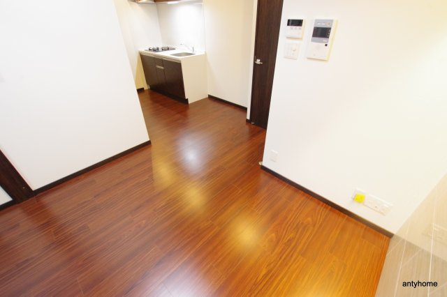プレジオ本町　仲介手数料無料の洋室