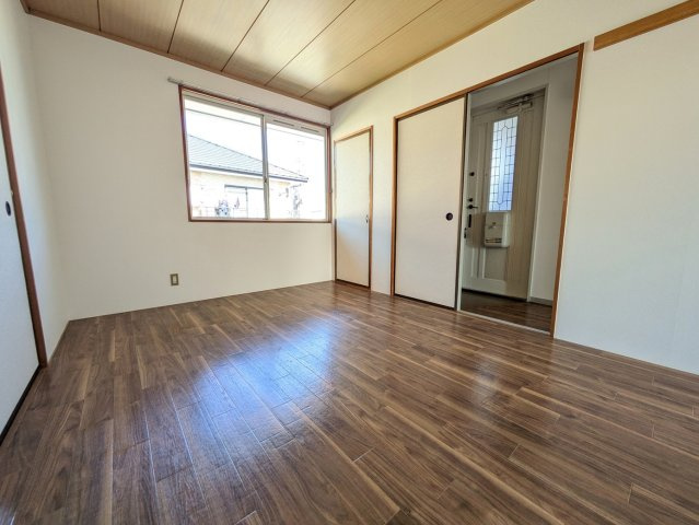 岡山市南区洲崎３丁目のアパートの洋室