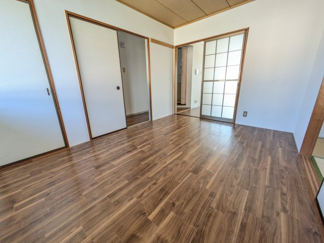 岡山市南区洲崎３丁目のアパートの洋室
