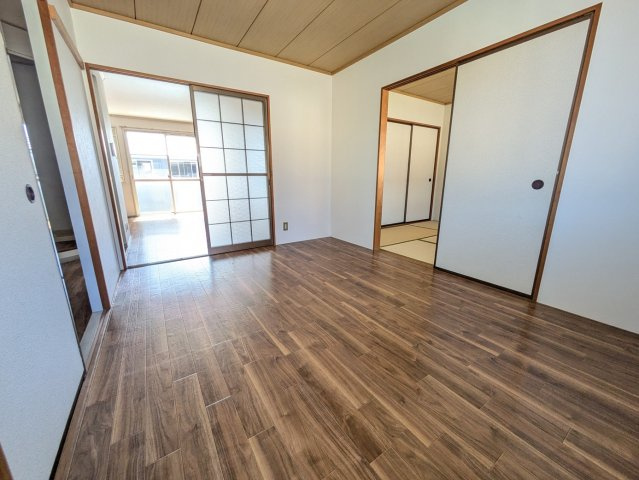 岡山市南区洲崎３丁目のアパートの洋室