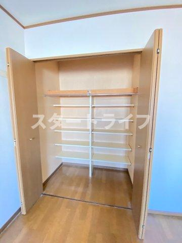 大阪市淀川区野中北１丁目の賃貸マンションの収納