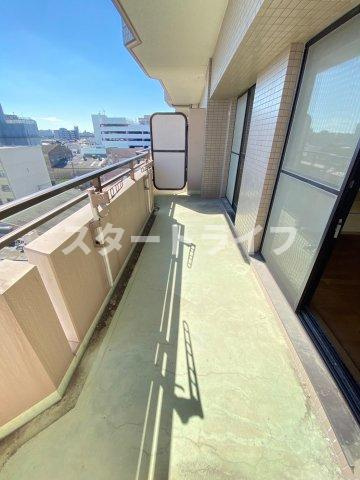 大阪市淀川区野中北１丁目の賃貸マンションのバルコニー