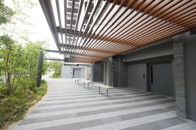 ローレルコート大阪城公園のエントランス