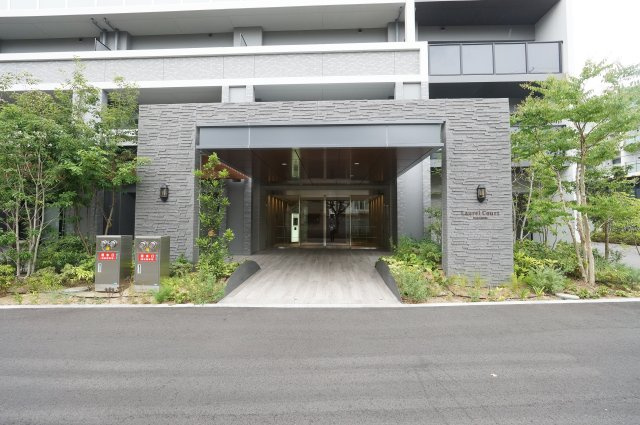ローレルコート大阪城公園のエントランス