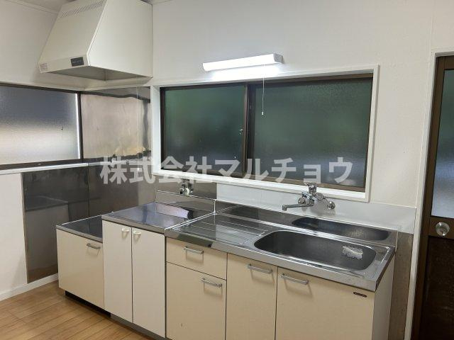 目良戸建て収益物件のキッチン|キッチンです