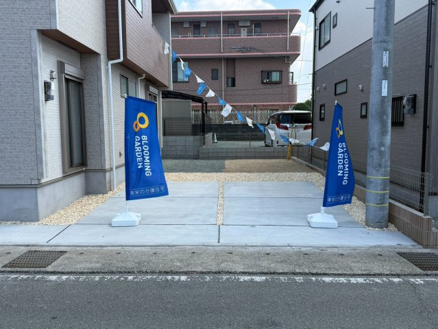 ブルーミングガーデン／北区麻生田3丁目／3号棟の駐車場