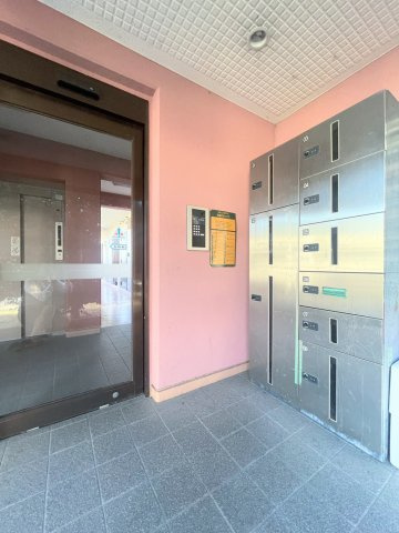 ルレーブ城南のエントランス|エントランスはオートロック☆宅配BOX付