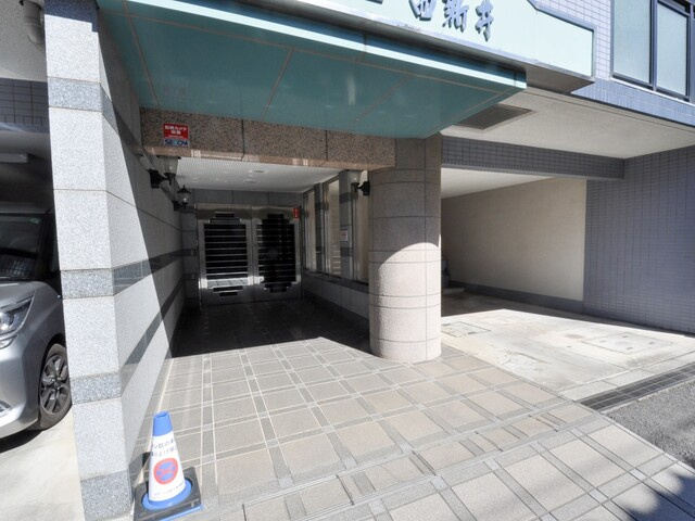 セザール西新井のエントランス|セザール西新井：「西新井」駅徒歩１２分！