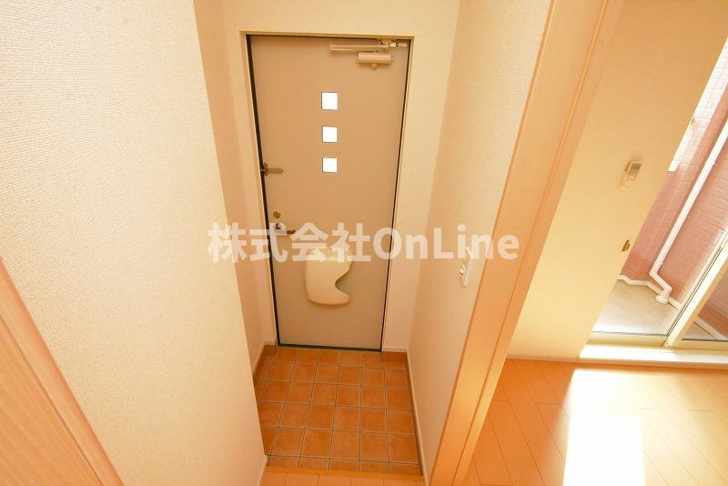 セレスコート本郷の玄関
