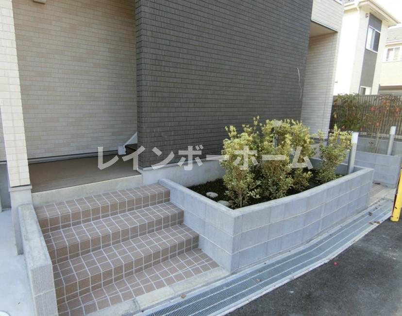 仲介手数料（賃料の1.10ヵ月）の50％OFF対象物件！のエントランス|清潔なエントランスです