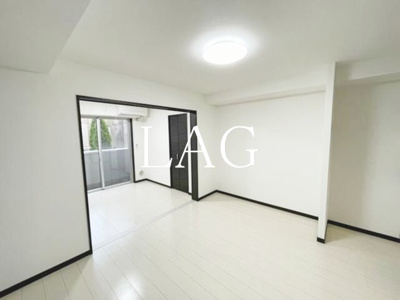 【居間・リビング】 | Ｒｅｇｕｌｕｓ緑が丘 | 洋室のお部屋です。