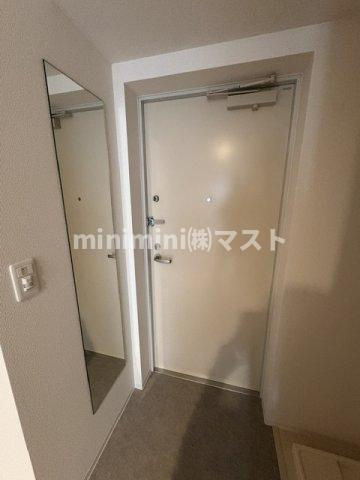 セレニテ難波西アリエの玄関