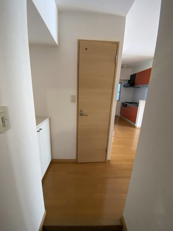 グランガーデン足代新町の玄関