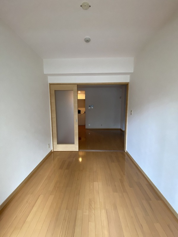 グランガーデン足代新町の洋室
