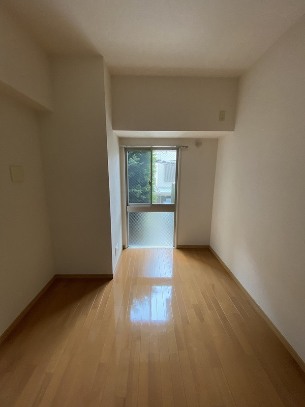 グランガーデン足代新町の洋室