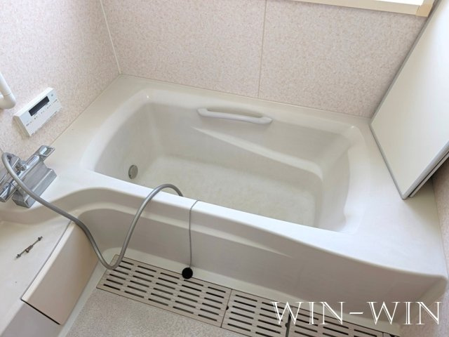曙町測点戸建の浴室