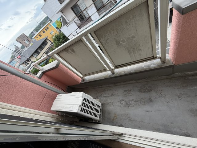 若松町ビルのバルコニー