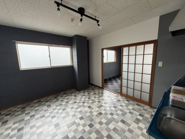 若松町ビルのキッチン