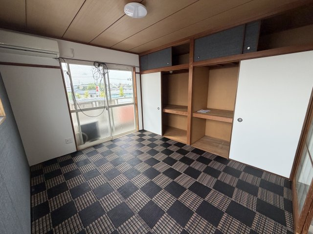 若松町ビルの収納