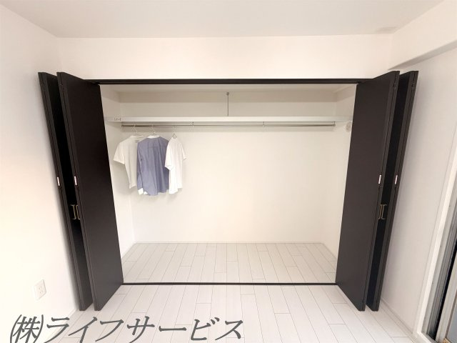 【収納】 | シャルマンコーポ塚本 | 洋室６帖／ワイドクローゼット有