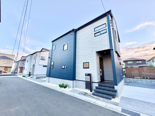《仲介手数料半額》北本市中丸7丁目全12棟　11号棟の前面道路含む現地写真