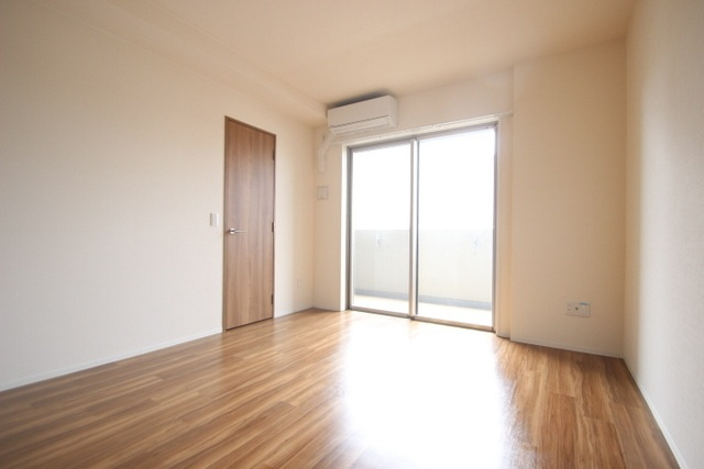 【居間・リビング】ソフィアコート江波南