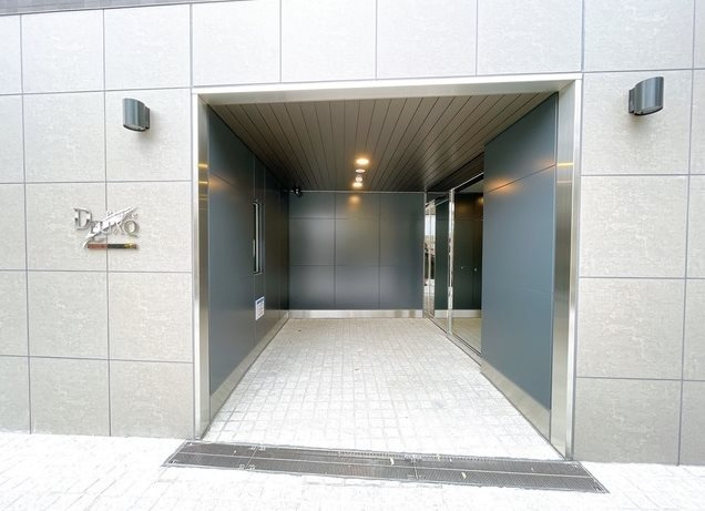 世田谷区経堂３丁目の賃貸マンションのエントランス