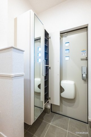 アラモードの玄関