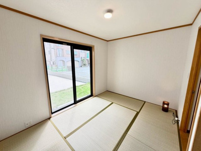 【和室】 | 南旅篭町西２丁　中古戸建 | 【和室】
お子様と遊んだり、お客様を泊めたり、ゲストルームとしても利用できる和室♪タタミの良い香りがします♪