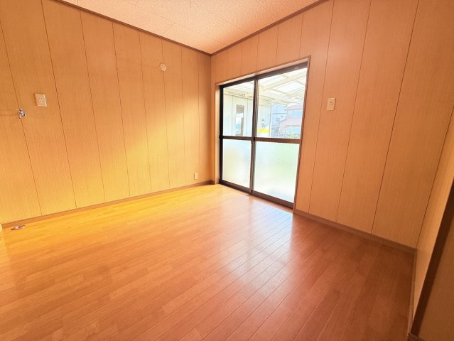 上富田町朝来_平屋戸建て賃貸物件の洋室