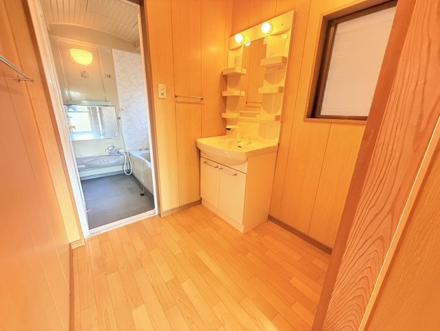 上富田町朝来_平屋戸建て賃貸物件の洗面所
