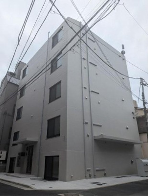 【外観】 | OP-TION　YAYOICHO | 鉄筋コンクリート造のがっちりとした建物。