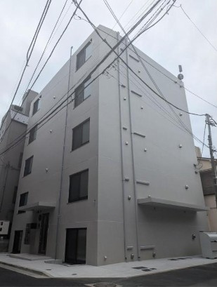 【外観】 | OP-TION　YAYOICHO | 鉄筋コンクリート造のがっちりとした建物。