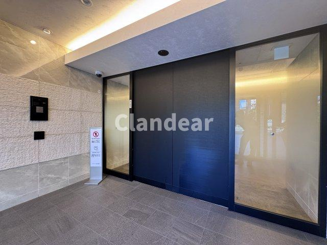 パレステージ六町Ⅳのエントランス|ドキドキの新生活も、安心してスタート。ぴったりの住まいを見つけませんか？クランディアが一緒に住まい選びをサポートします‼　まずは、お気軽にお問合せください　＃クランディア