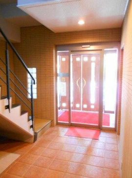 原庭プレイスのロビー|建物の内部です