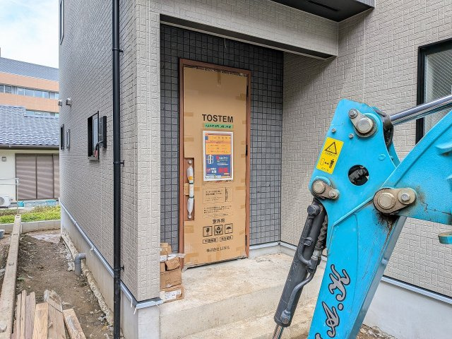 八王子市　万町　新築一戸建ての玄関|～玄関は安心のWロックキーを採用～