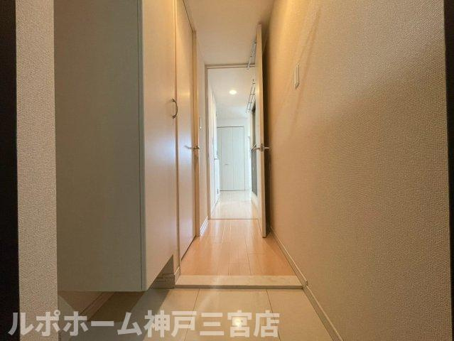 メゾンアイリスの玄関
