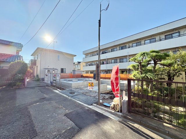 《仲介手数料半額》桶川市末広3丁目の外観|16.37帖のLDKを備えた3LDK。4LDKへ変更できる可変型で、家族構成の変化にも対応。2台駐車可能で、長期優良住宅なのも魅力です。