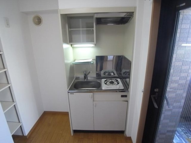 アピス三軒茶屋のキッチン|コンパクトなキッチンで掃除もラクラク