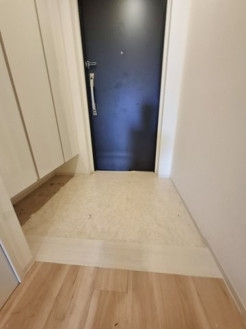 レゾナンス西宮北口の玄関