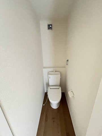 【トイレ】 | 福岡市東区香椎駅東1丁目2期　1号棟（全1棟）【仲介手数料無料・0円】 | 施工例。2階にもトイレです。施工例は完成時と異なる場合があります。