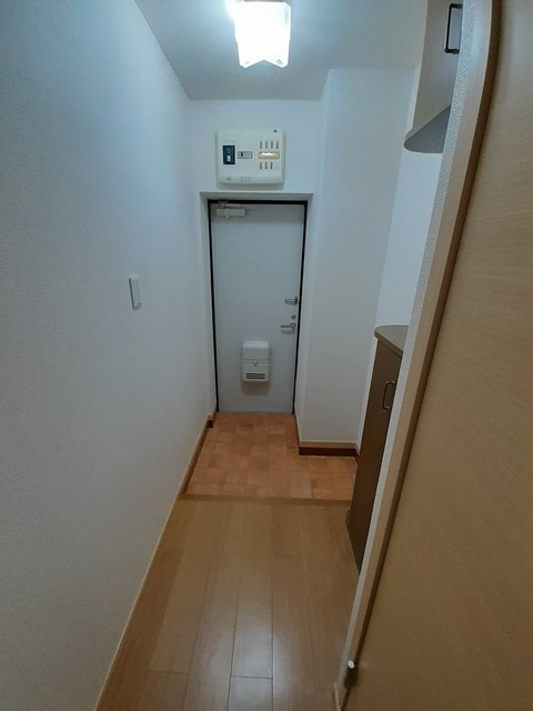 プリオール実丸Bの玄関|きれいな玄関です
