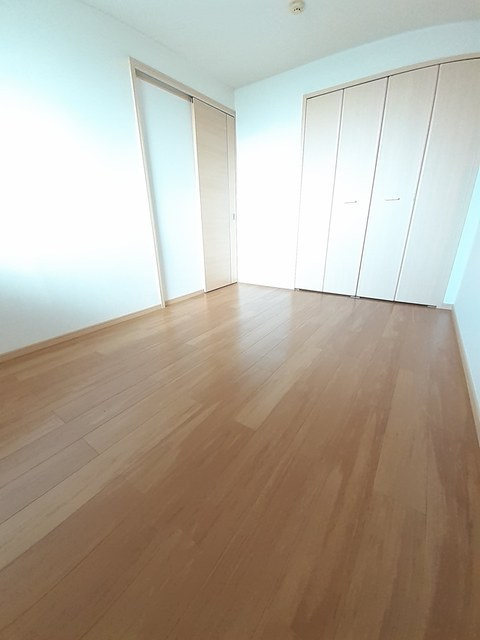 プリオール実丸Bの洋室|使い勝手のいい洋室です