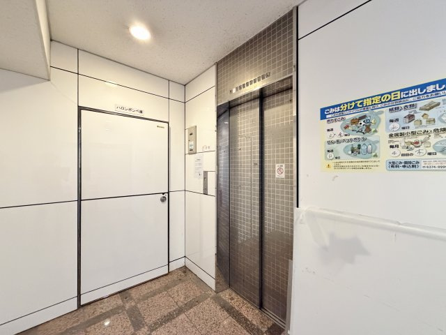 リアライズ尼崎のエントランス