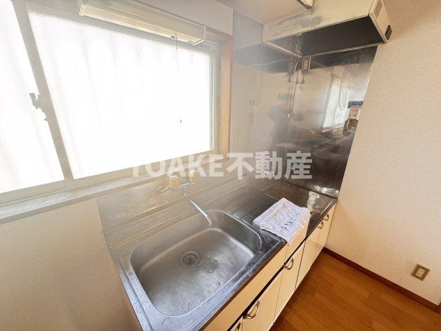 アベリアクレストAのキッチン|別号室の写真となります。現況優先。