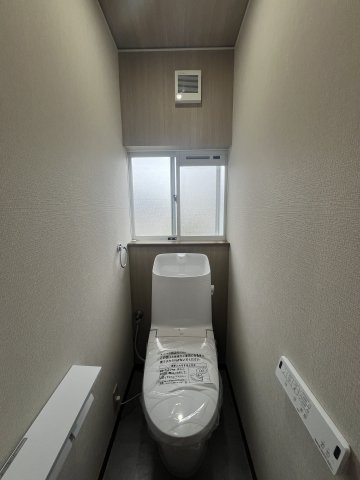 仙台市泉区館5丁目のトイレ|落ち着いた色調のトイレです
