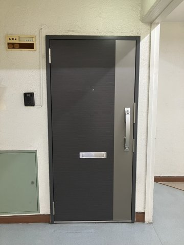 【玄関】 | 梅島コーポ | ドアは新しい物に付け替えられております。