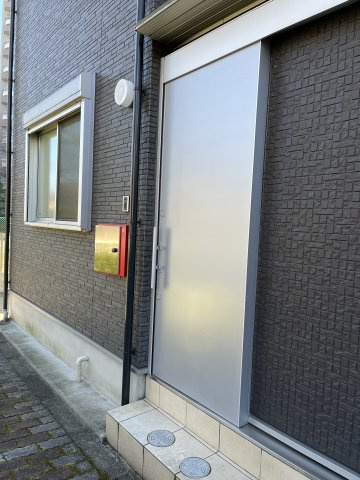 メゾンリヴァージュ早稲田のエントランス|建物の内部です